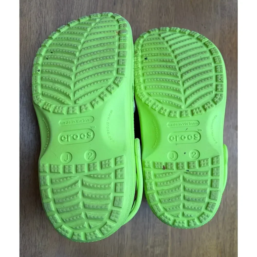 Crocs Disney Pixar Monsters Inc Mike Wazowski Clogs Kids J2 Lime Green Glow